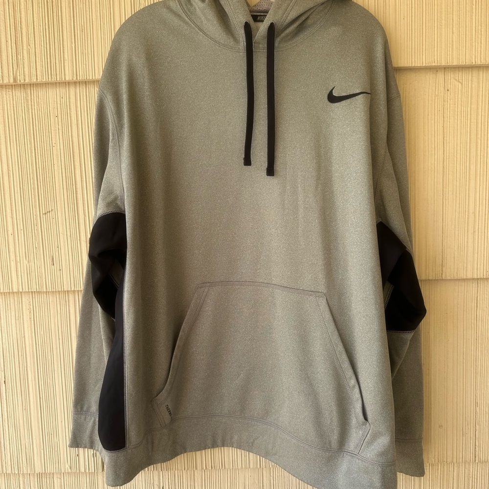 Nike Men's Grey and Black Hoodie